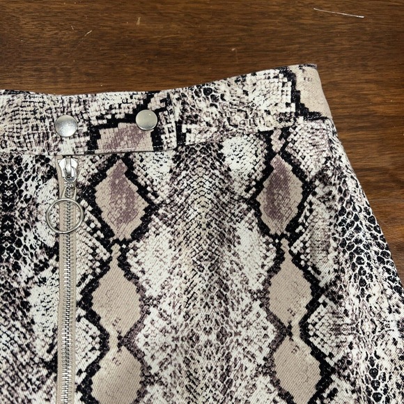 Altered State Skirt Women Medium Zip Front Snake Print Short - Picture 3 of 9